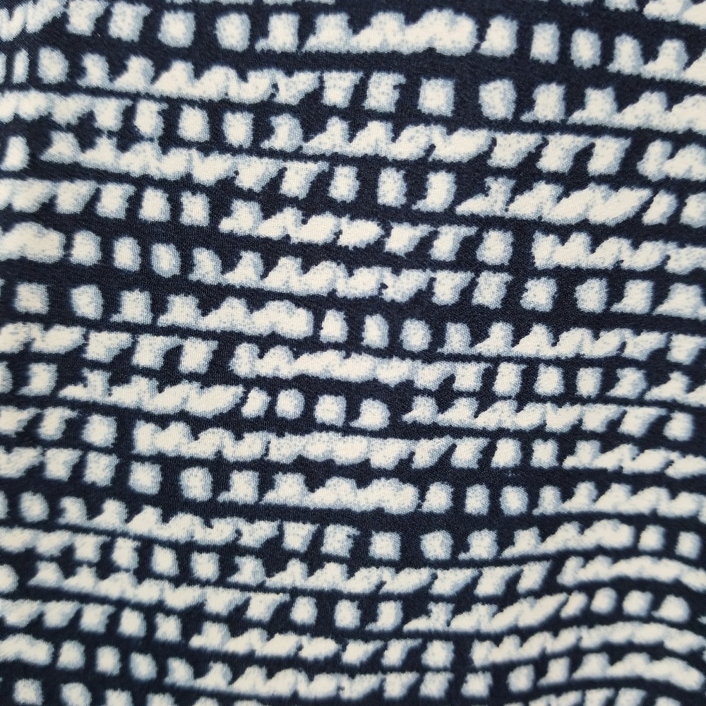 🛍️ SALE Merona Patterned Top - Picture 5 of 5